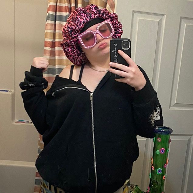 ur.bitch_12