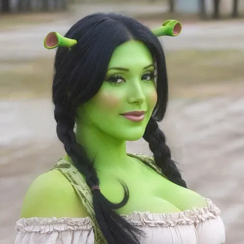 Tina the Xplorer (@tinaexplorez) - Urlebird