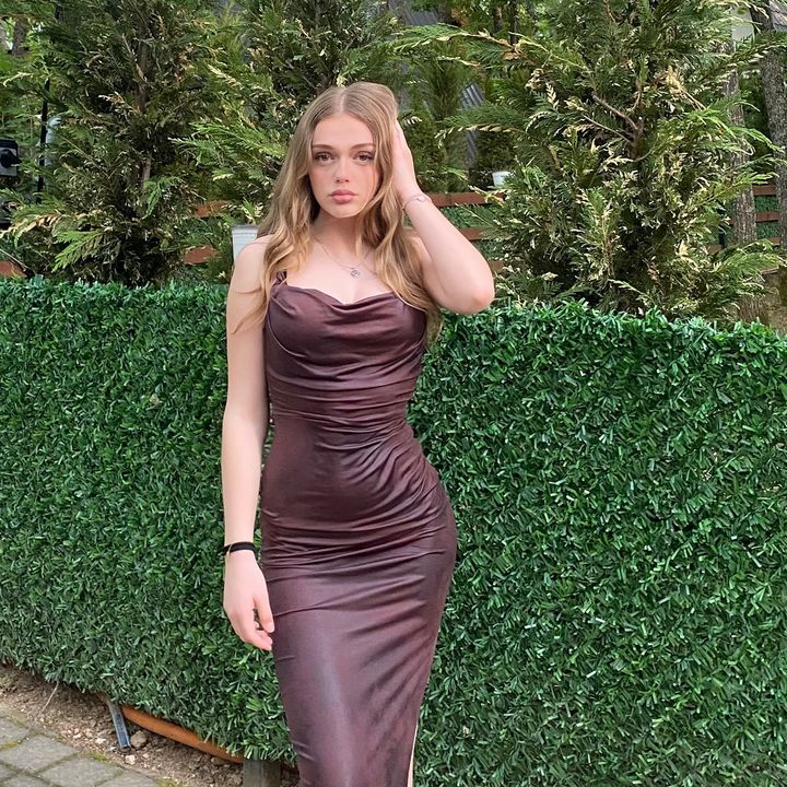 leonaakurteshi