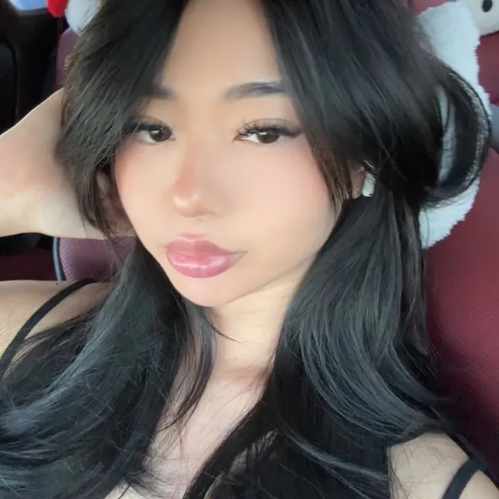 kimmy 🖤 (@nimkguyen) - Urlebird